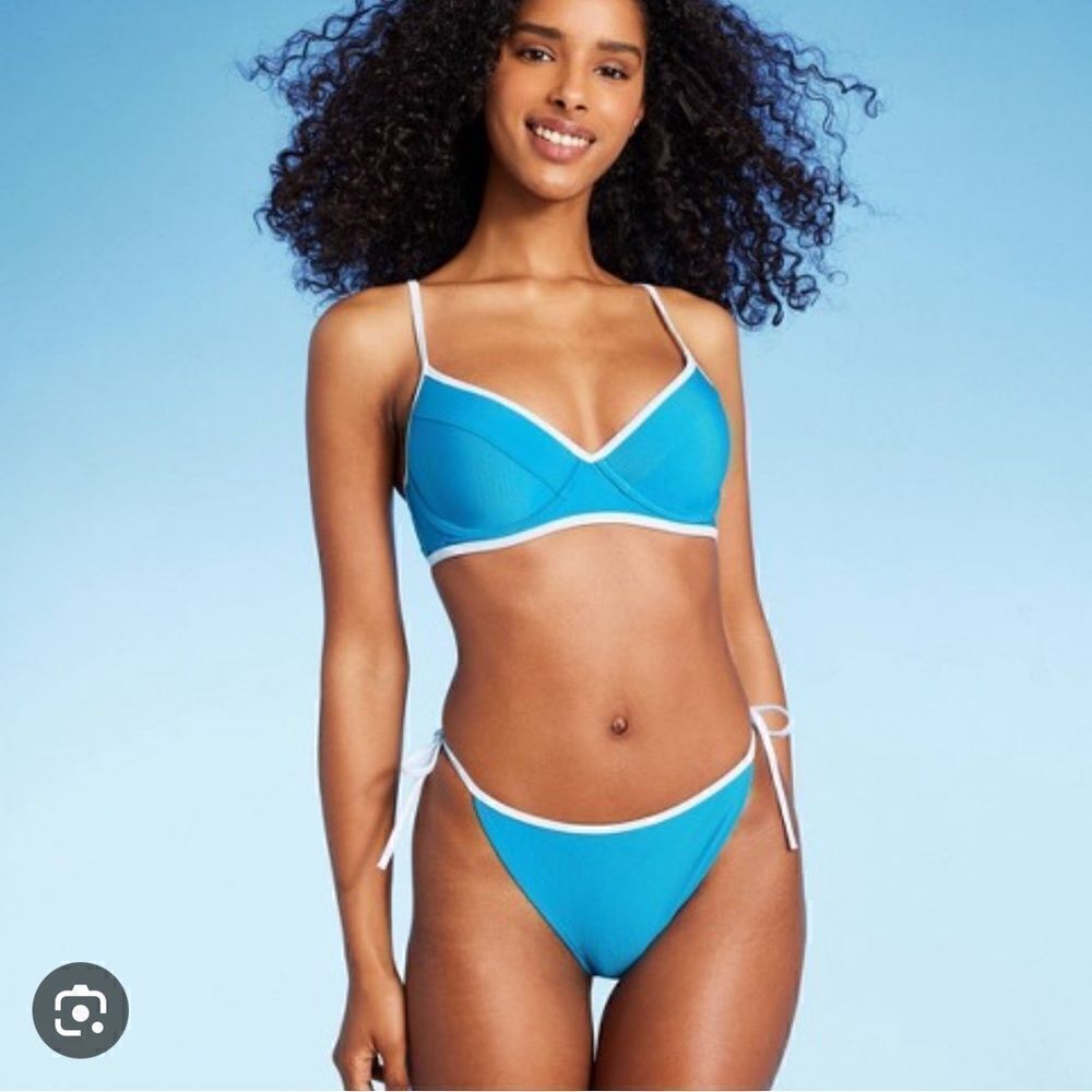Lightly line ribbed Bikini top and bottom